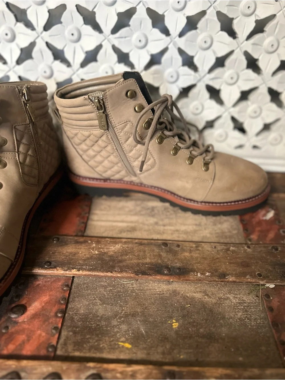 Blondo Waterproof Ankle Boots Women 11M Taupe Lace Up Quilted Combat Boot